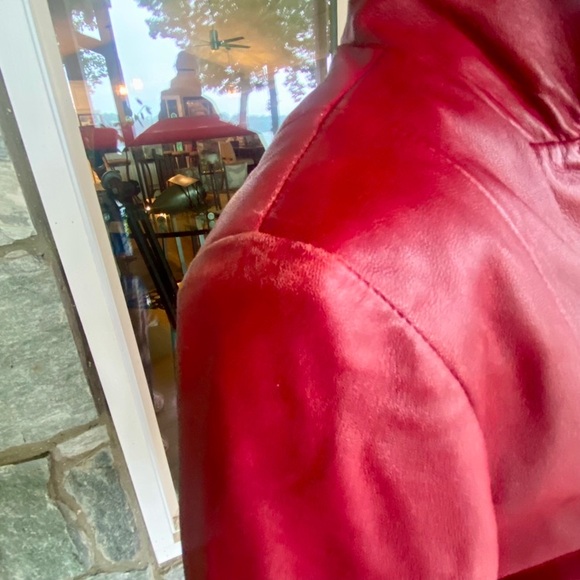 ♥️Deep Red/Burgundy VINTAGE Leather Jacket! Appx a size 6–8 **See measurements♥️ - Picture 11 of 17